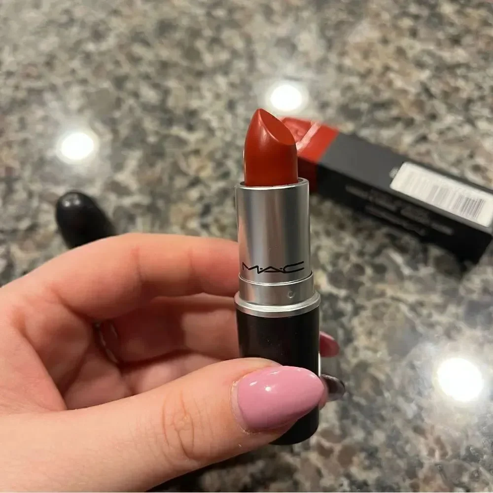 MAC MATTE LIPSTICK- chili